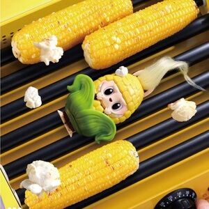 Wacky Mart Firgure ft Labubu - CORN (Pop Mart)